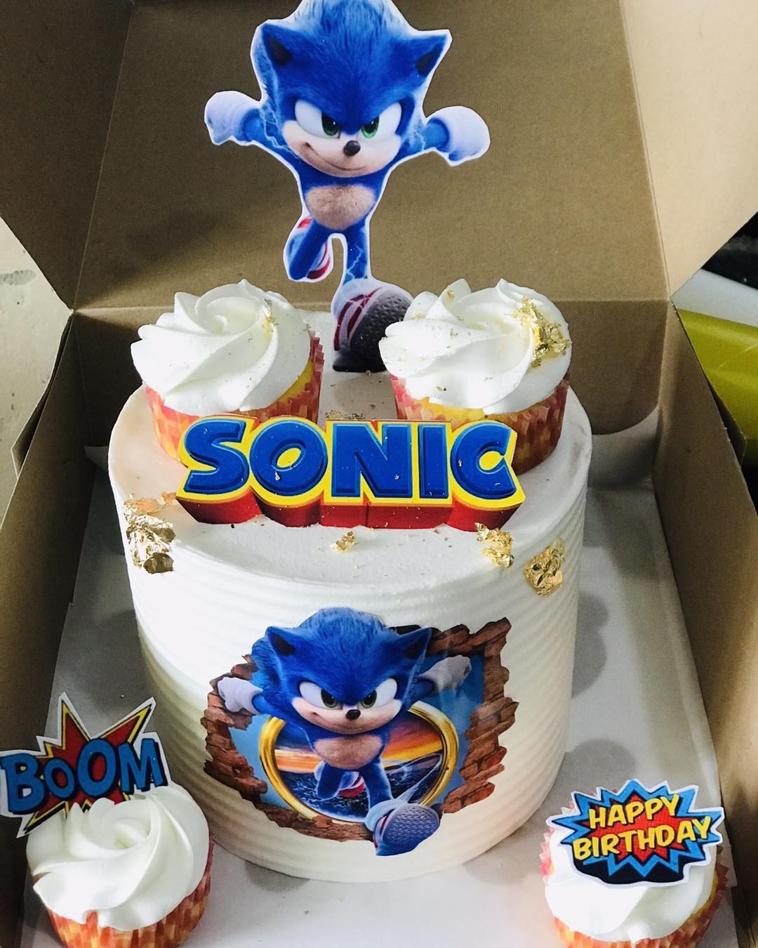 Small Cake 4 cup cakes