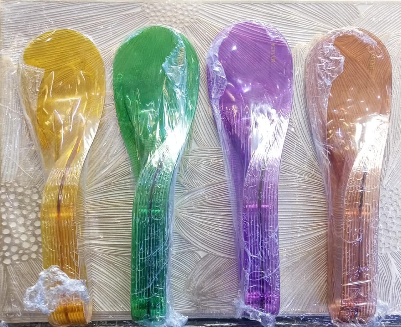 Struggle to change bed sheets? This mattress lifter tool makes it easy. Lift your bed for cleaning or sheet changes. KES 700 only. Order on WhatsApp today from Tuiks Nairobi! - Image 1